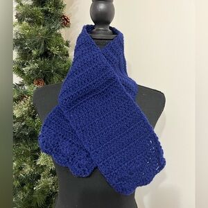 NWT Knana Knots Coat Scarf, Navy Blue, Warm Cozy Sophisticated